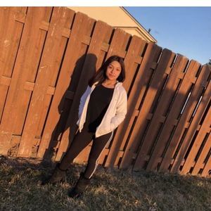 Meet your Posher, Leslie